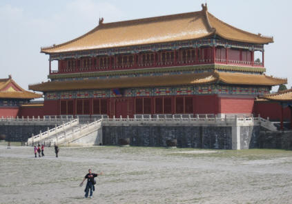 Structure on right side of outer court.