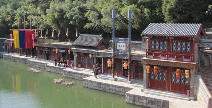 Suzhou Street. We did some shopping here.