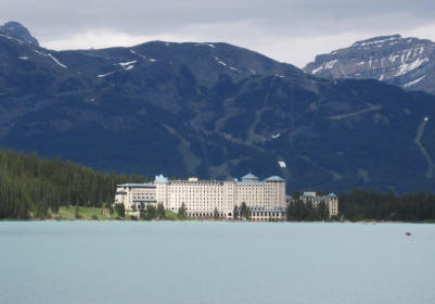 Fairmont Ch�teau Lake Louise from the end of the lake